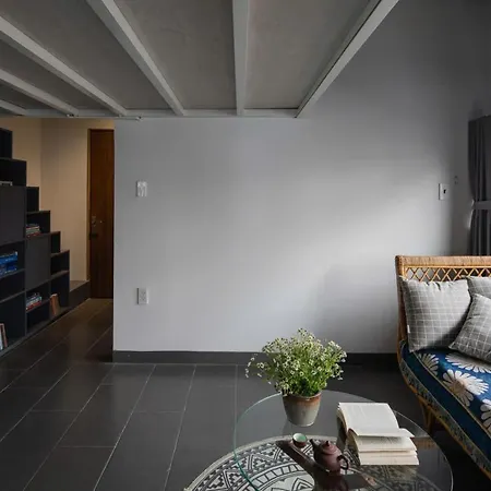 Hoa House Apartment